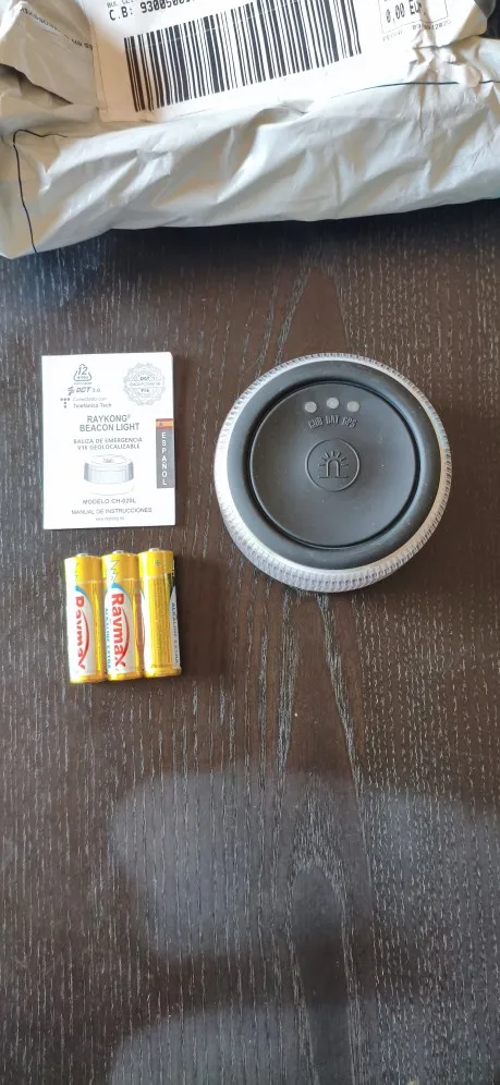 V16 DGT Approved Emergency Beacon  - Baliza V16 + Funda + Cargador + Ventosa photo review
