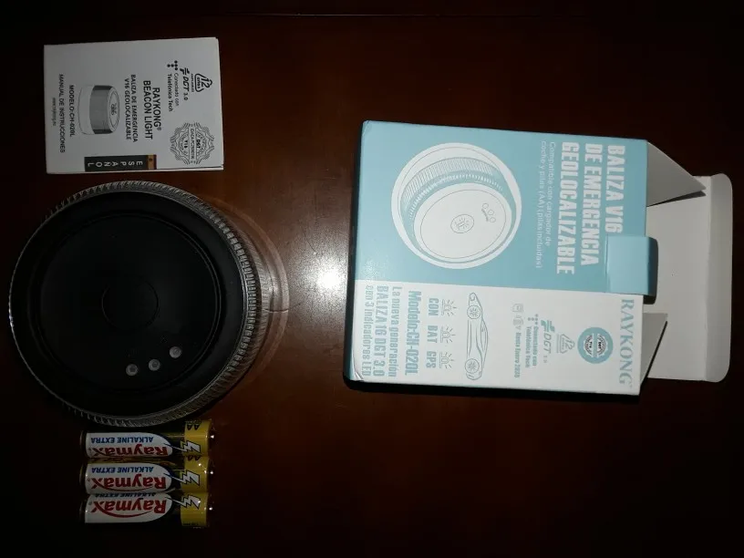 V16 DGT Approved Emergency Beacon  - Baliza V16 + Funda + Cargador + Ventosa photo review