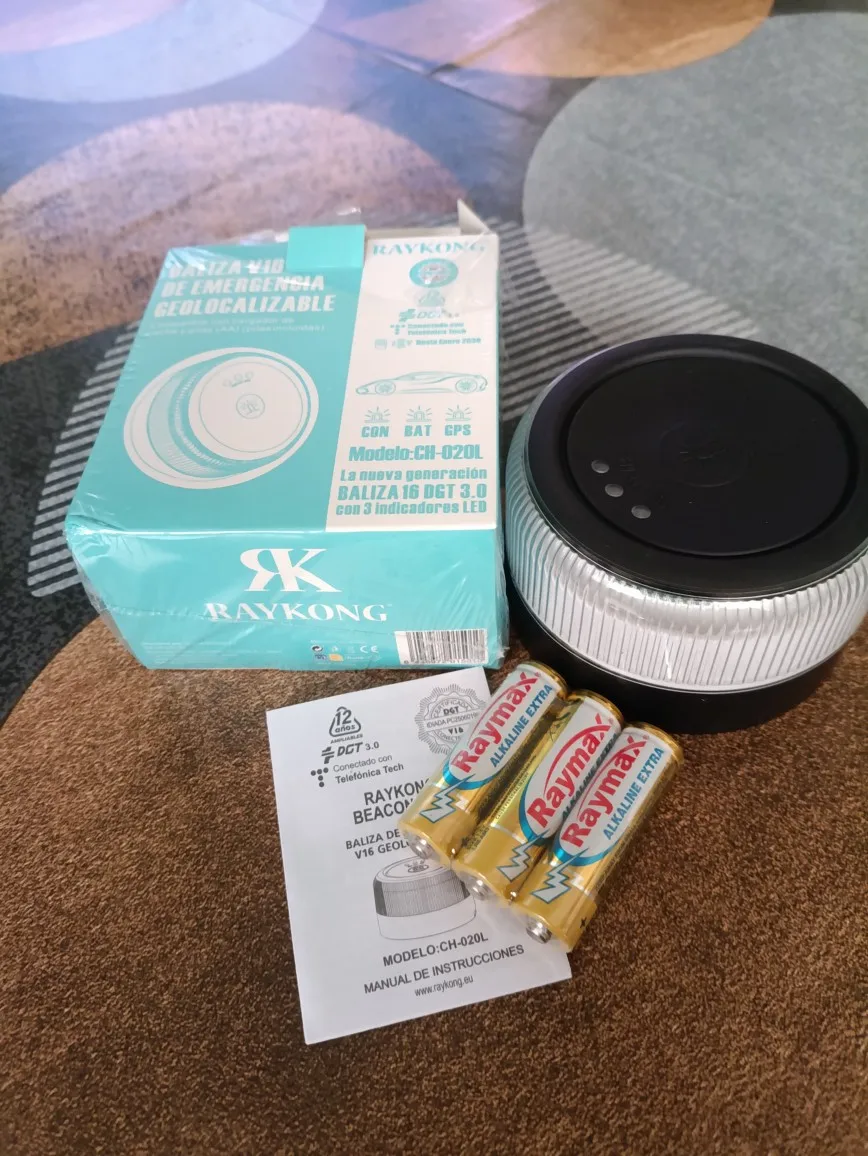 V16 DGT Approved Emergency Beacon  - Baliza V16 + Funda + Cargador + Ventosa photo review